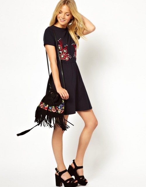 Kvety a folklór. Autor: www.asos.com